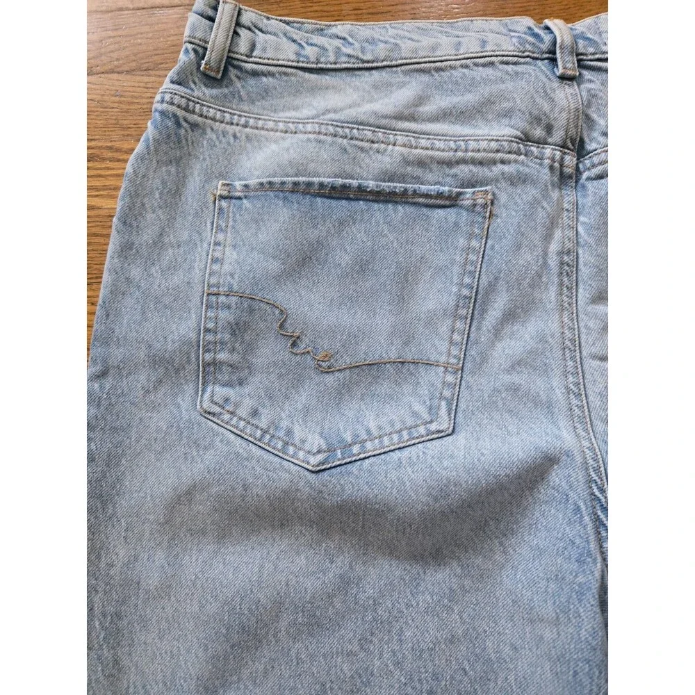 Free People We the Free Zane Midrise Straight Leg Lightwash Jeans Size 33